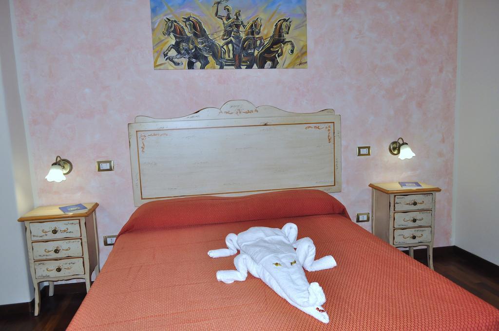 Stupor Mundi Bed And Breakfast Palermo Kamer foto